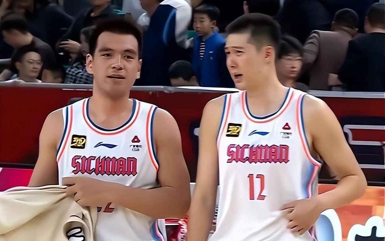 关于CBA季后赛倒计时，成都蓉城赛后更衣室发声，细节引发关注，目标明确，轮换策略成焦点的信息