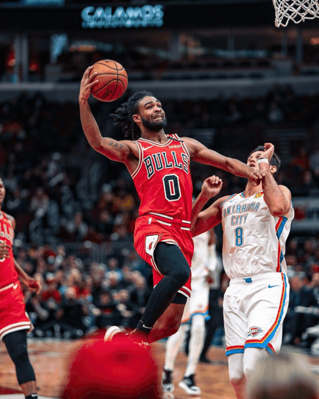 开云综合平台法兰克福训练开放日，今晨防线松动引欢呼，全明星赛在即，球队文化再被提及的简单介绍